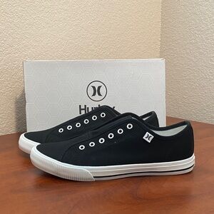 ( CLEAR OUT PRICE!!) Hurley Chloe Women's Slip-On Canvas Black Sneaker Eyelets